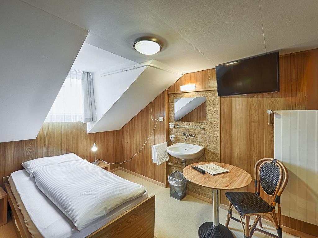 Hotel Weisses Kreuz St. Gallen Quarto foto