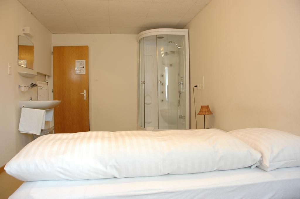 Hotel Weisses Kreuz St. Gallen Quarto foto